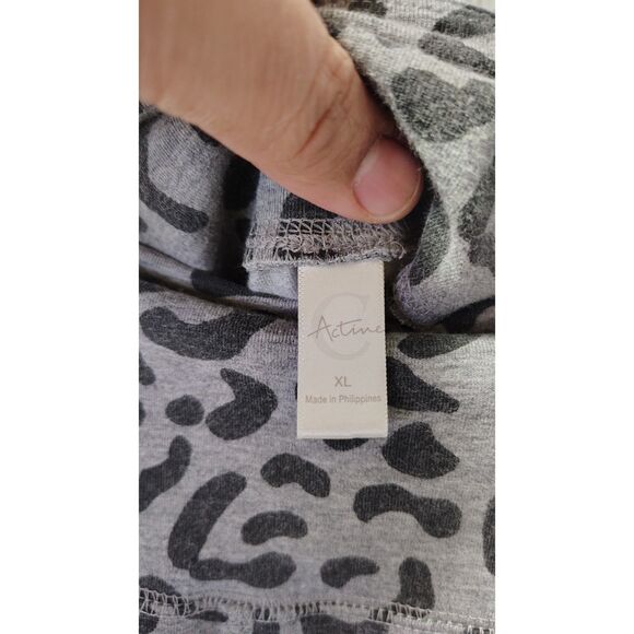 C Active Gray Leopard Print XL Capri Leggings - Picture 3 of 6